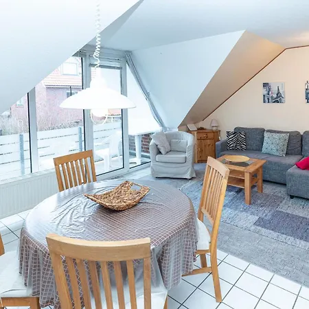 Maike, 9b Apartman *